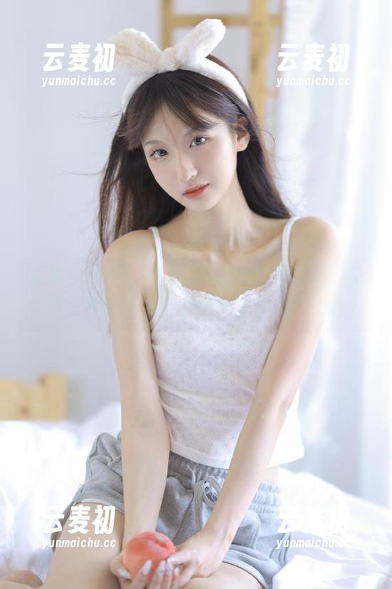 汇聚Yuna (윤아)连体衣的绝美瞬间，免费合集等你来探索时尚与魅力！.txt